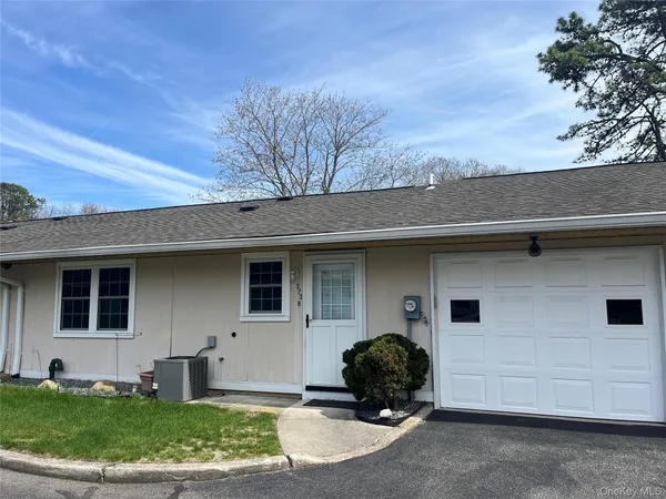 $414,500 | 373 Woodbridge Drive, Unit B, Ridge, NY 11961