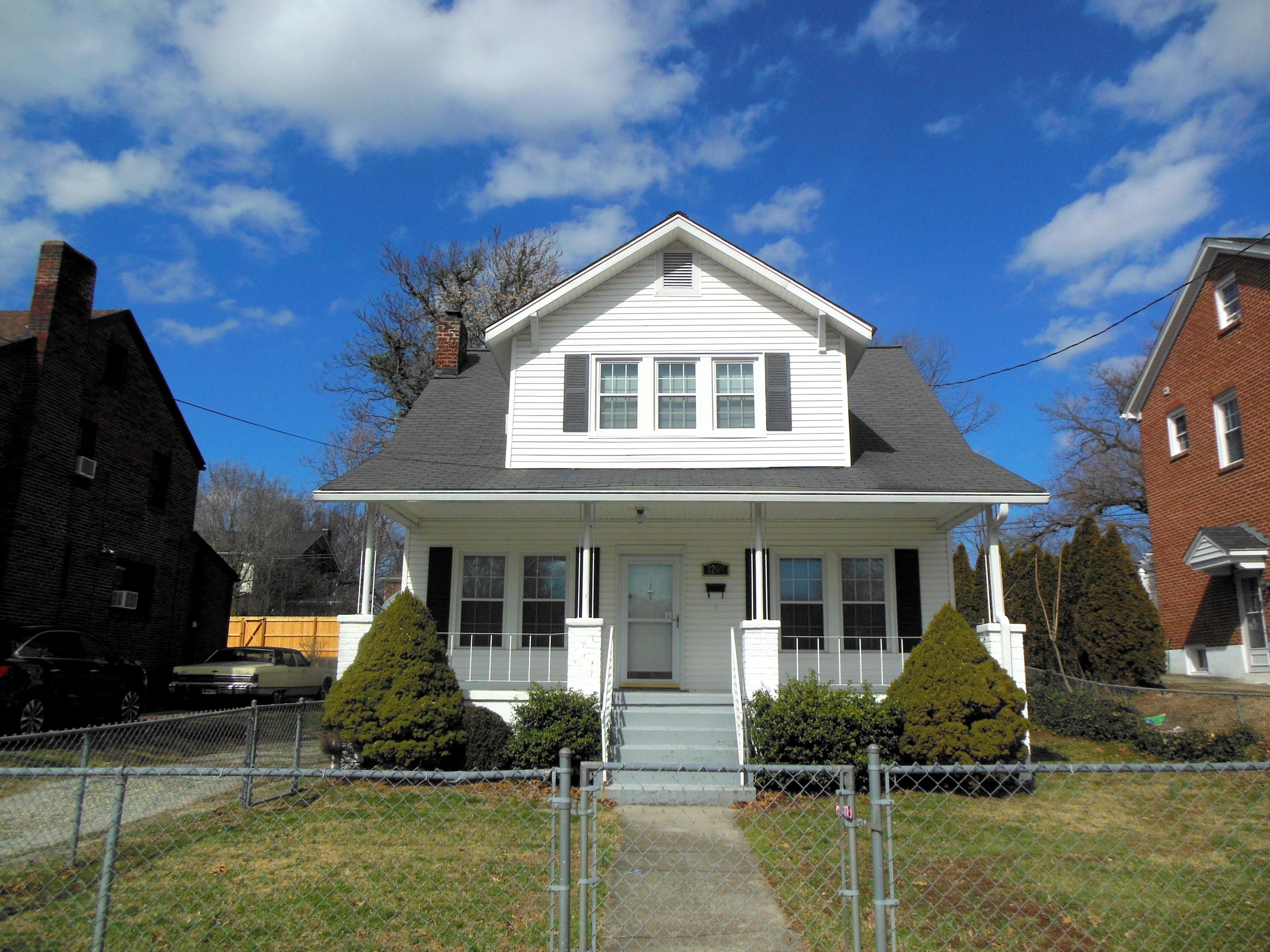 1209 Howbert Avenue Southwest Roanoke, VA 24015 - Photo 1 of 31 DSCN5810