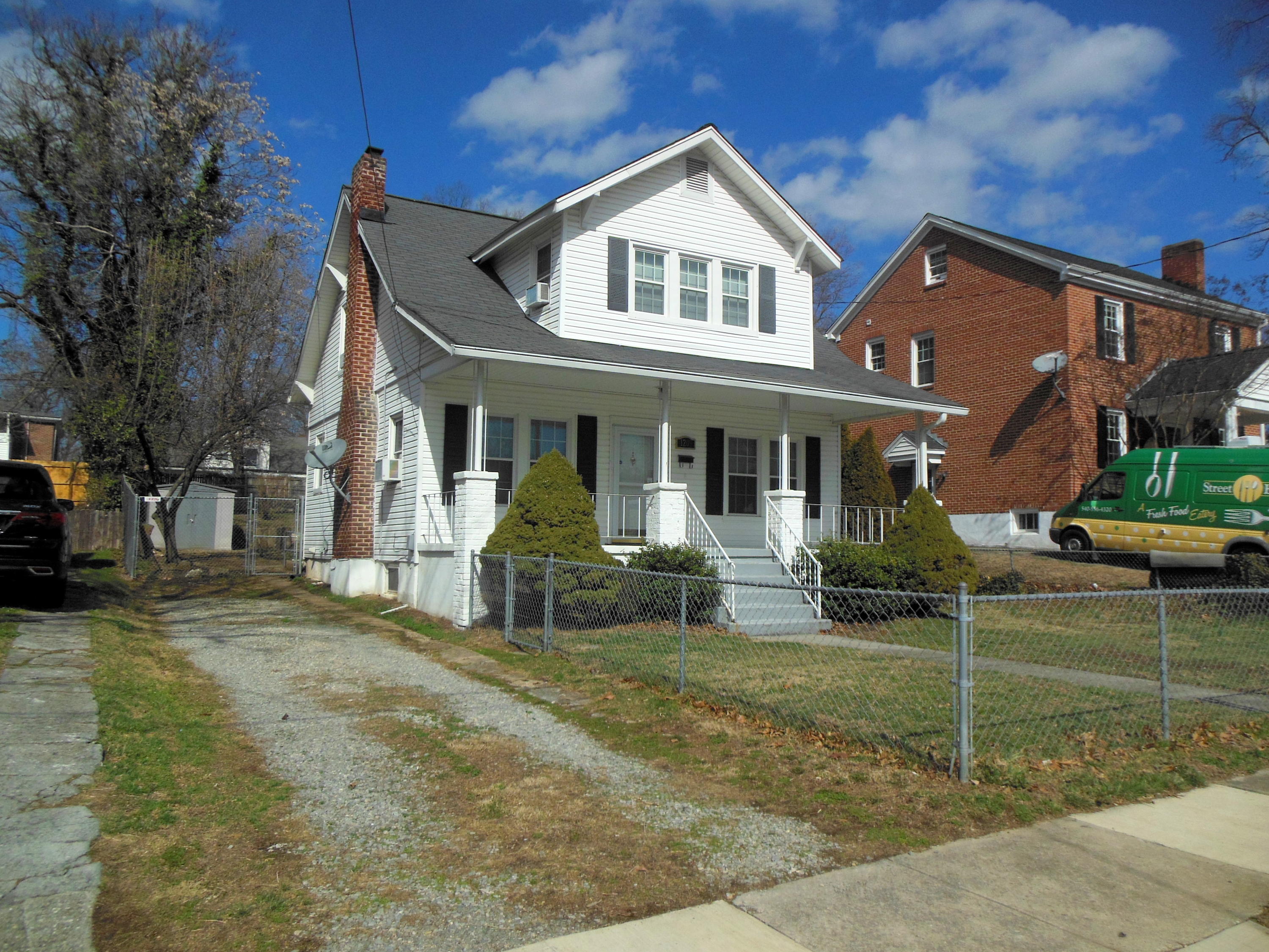 1209 Howbert Avenue Southwest Roanoke, VA 24015 - Photo 2 of 31 DSCN5808