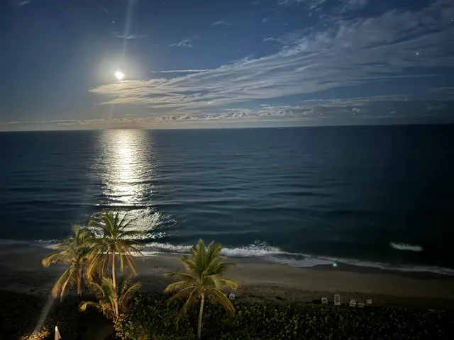 $450,000 | 1069 Hillsboro Mile, Unit 802, Hillsboro Beach, FL 33062