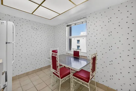 a view of a livingroom with furniture