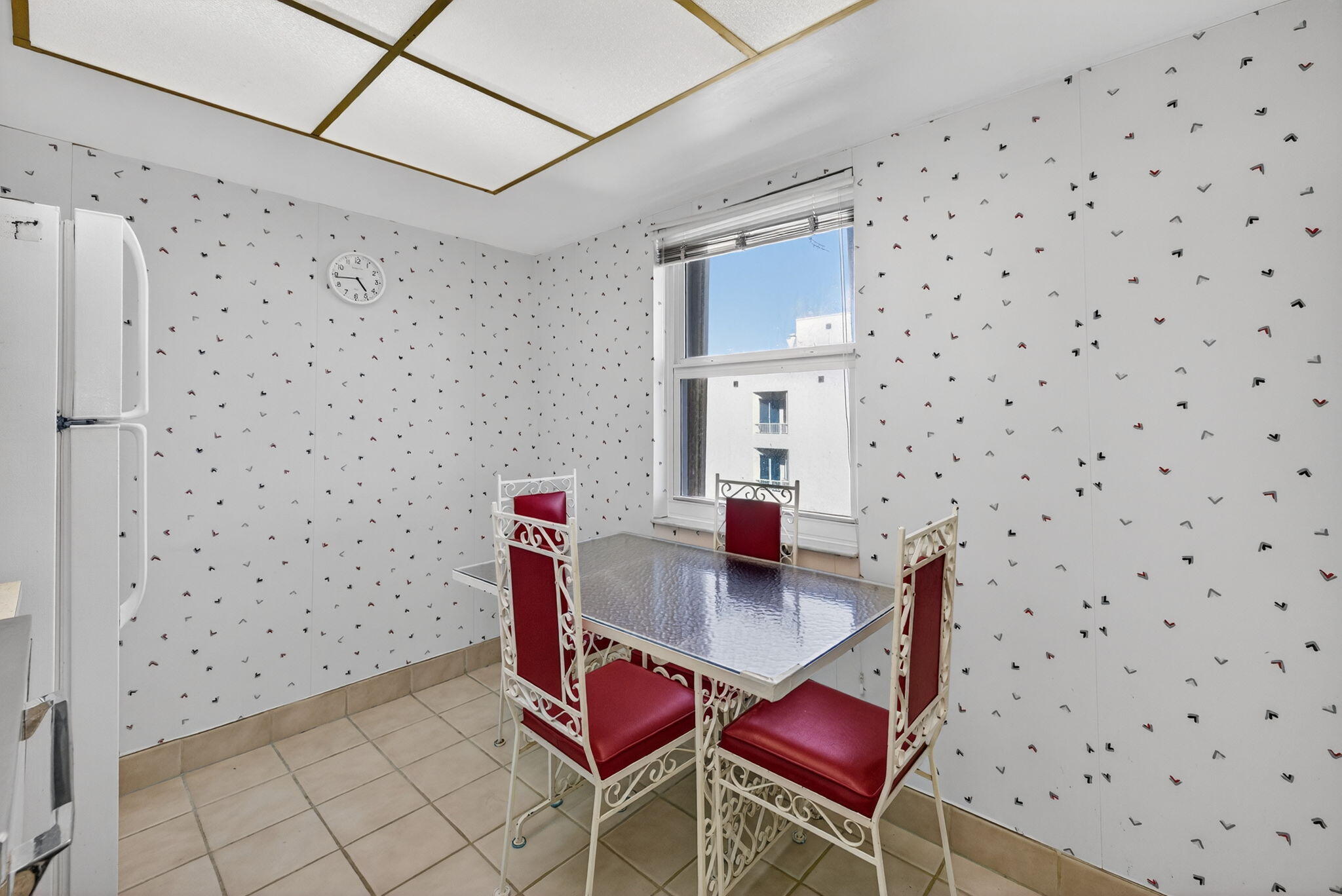 1069 Hillsboro Mile, Unit 802 Hillsboro Beach, FL 33062 - Photo 10 of 47 a view of a livingroom with furniture