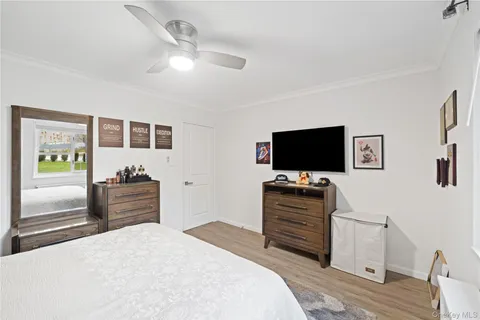 $325,000 | 220-02 Stronghurst Avenue, Unit LOWER) 183 | Bellerose