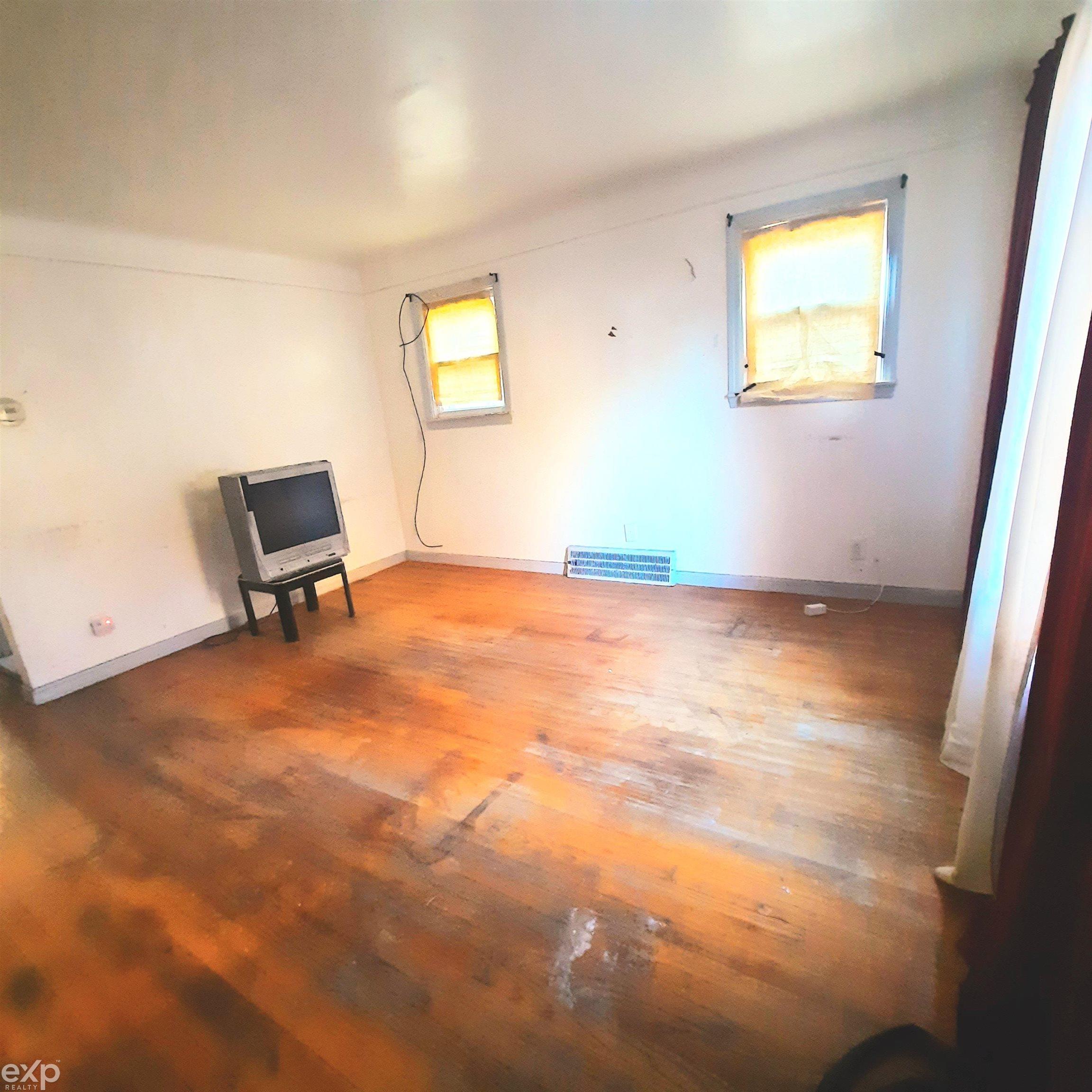11776 Rossiter Street Detroit, MI 48224 - Photo 9 of 11