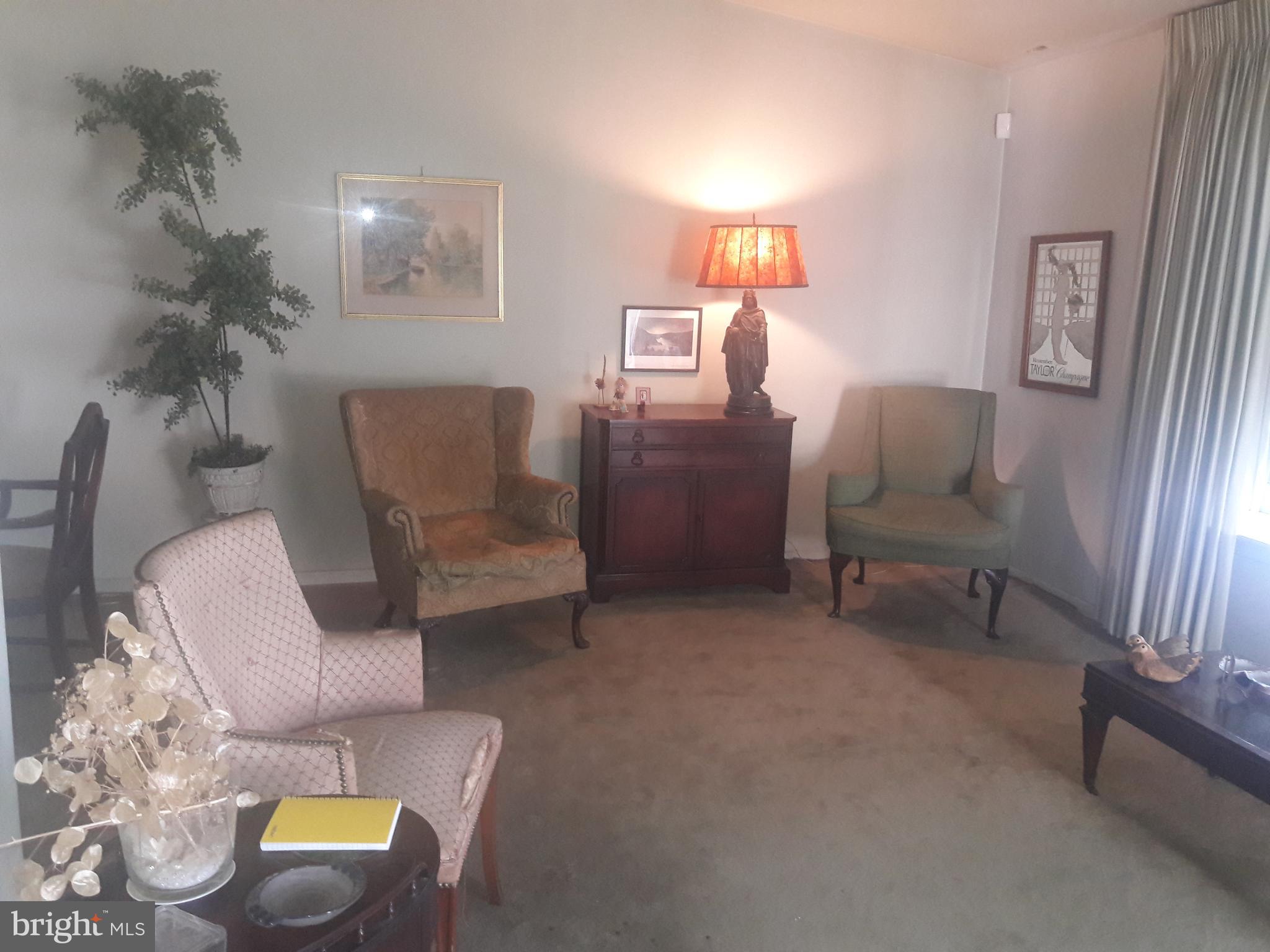 8933 Blue Grass Road Philadelphia, PA 19152 - Photo 4 of 15 Gallery Image 4