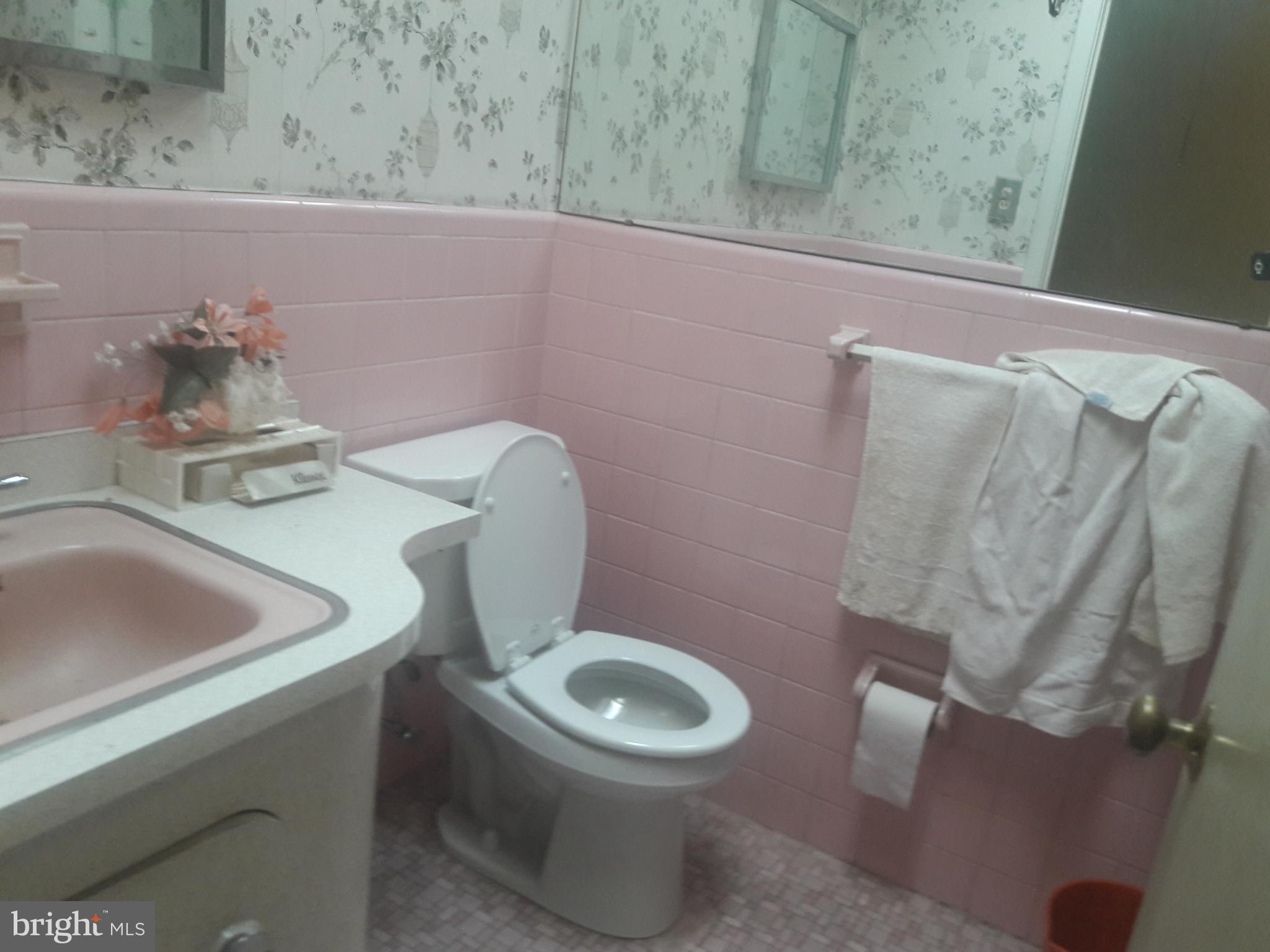 8933 Blue Grass Road Philadelphia, PA 19152 - Photo 9 of 15 Gallery Image 9