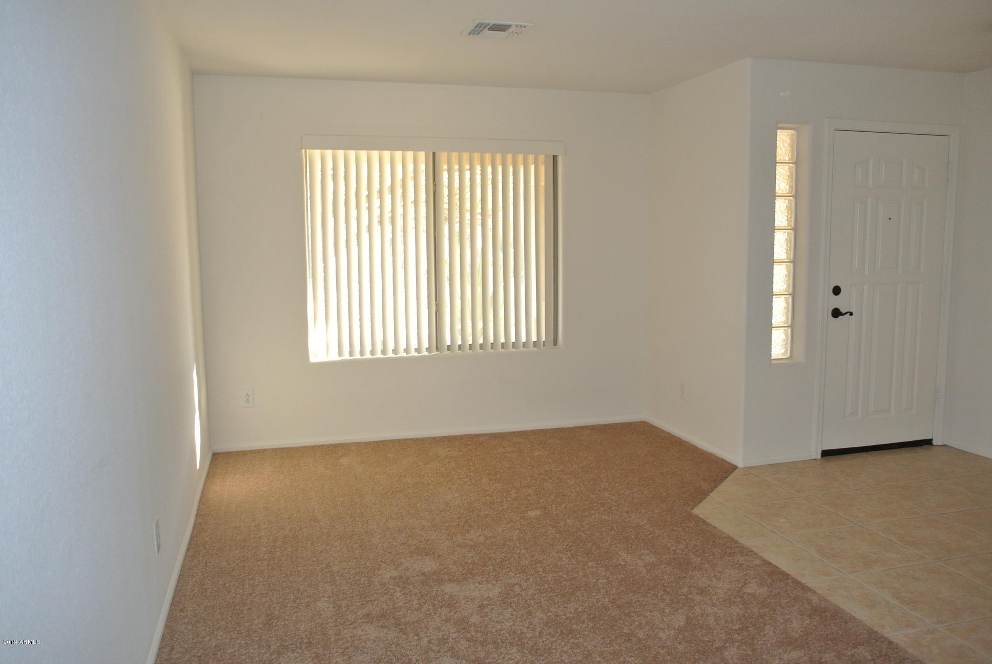 2534 West Red Fox Road Phoenix, AZ 85085 - Photo 8 of 24 Living Rm