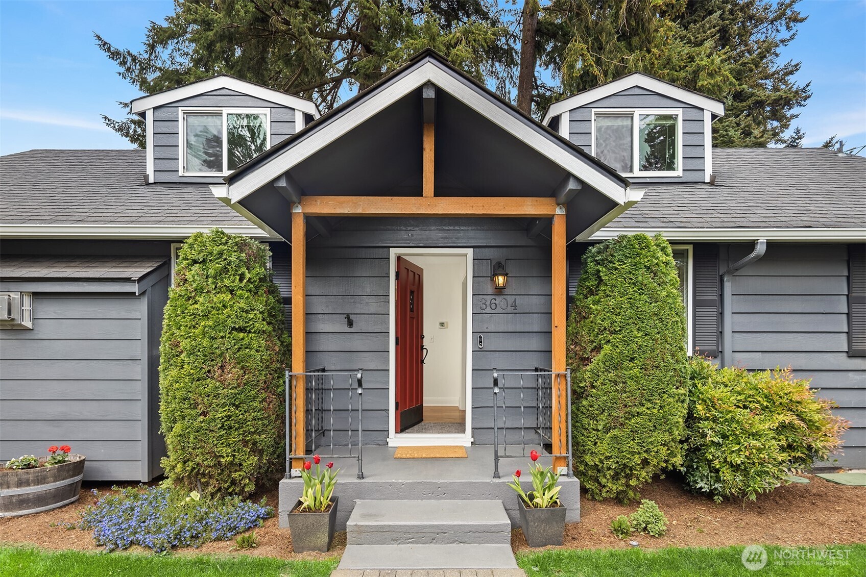 3604 Northeast 120th Street Seattle, WA 98125 - Photo 3 of 33