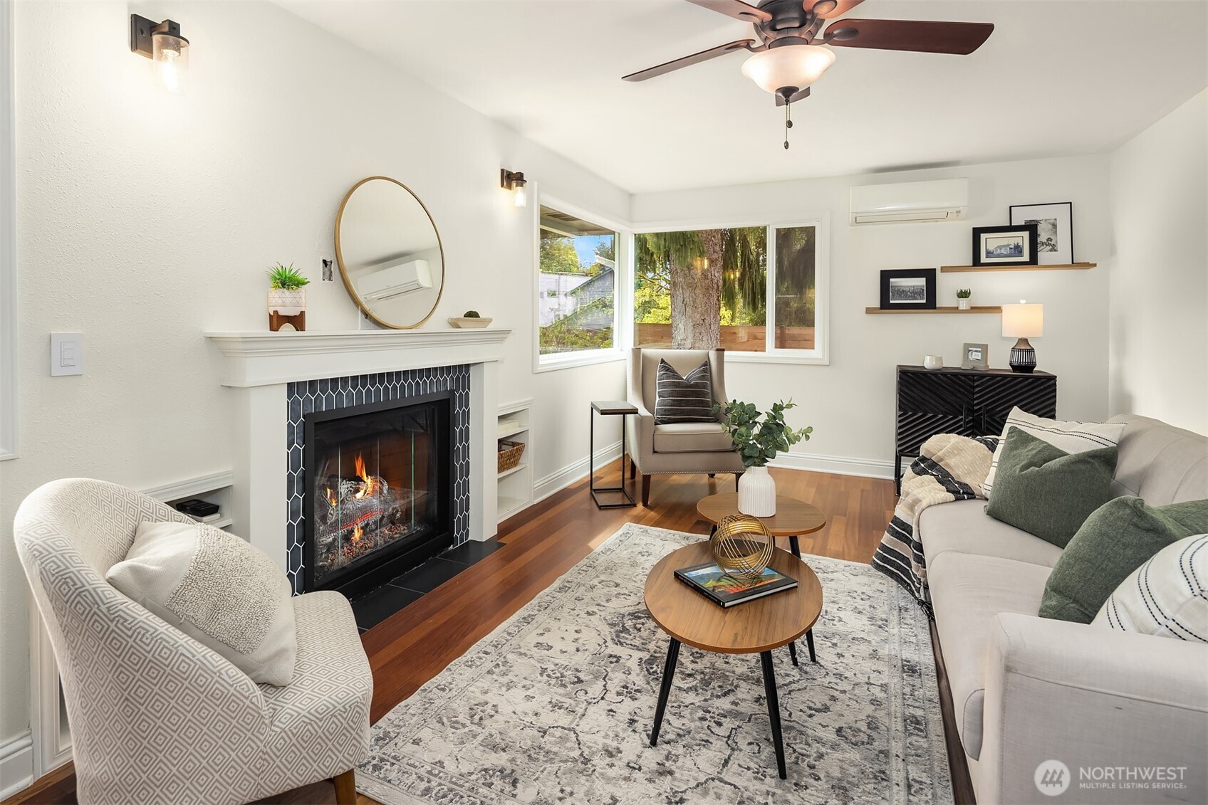 3604 Northeast 120th Street Seattle, WA 98125 - Photo 5 of 33