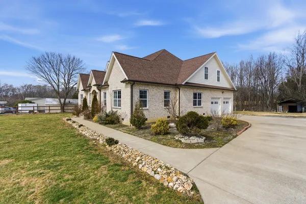 $720,000 | 124 Gettysburg Lane, Lafayette, TN 37083