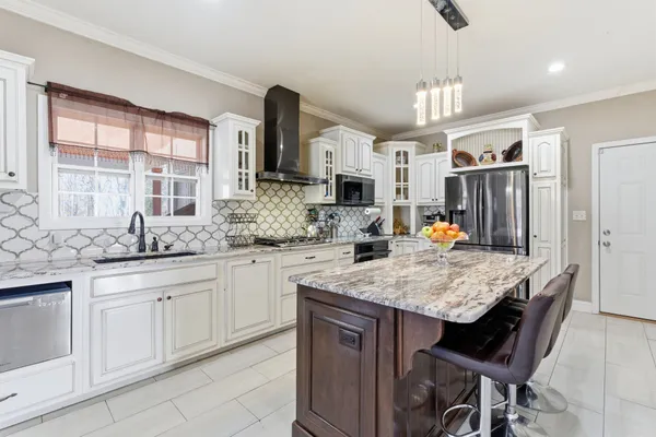 $720,000 | 124 Gettysburg Lane, Lafayette, TN 37083