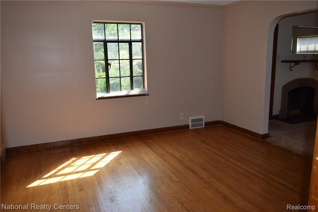 5207 Harvard Road Detroit, MI 48224 - Photo 8 of 34 formal dining room