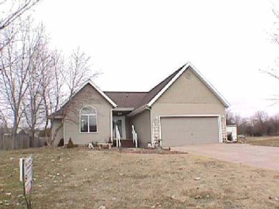 4247 East Summerset Street Springfield, MO 65802 - Photo 1 of 1 Primary Photo