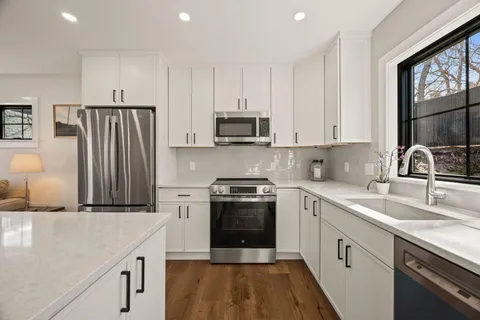 $939,000 | 50 Nelson Avenue, Unit 6, Provincetown, MA 02657