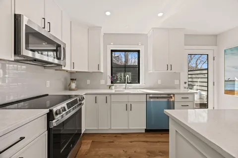 $939,000 | 50 Nelson Avenue, Unit 6, Provincetown, MA 02657