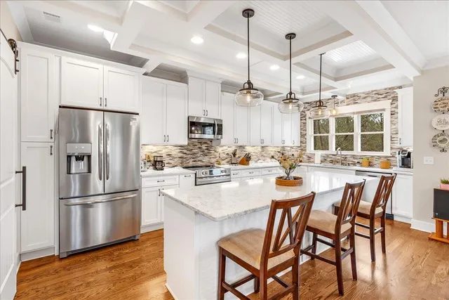 $675,000 | 234 Lookout View Drive, Jasper, TN 37347