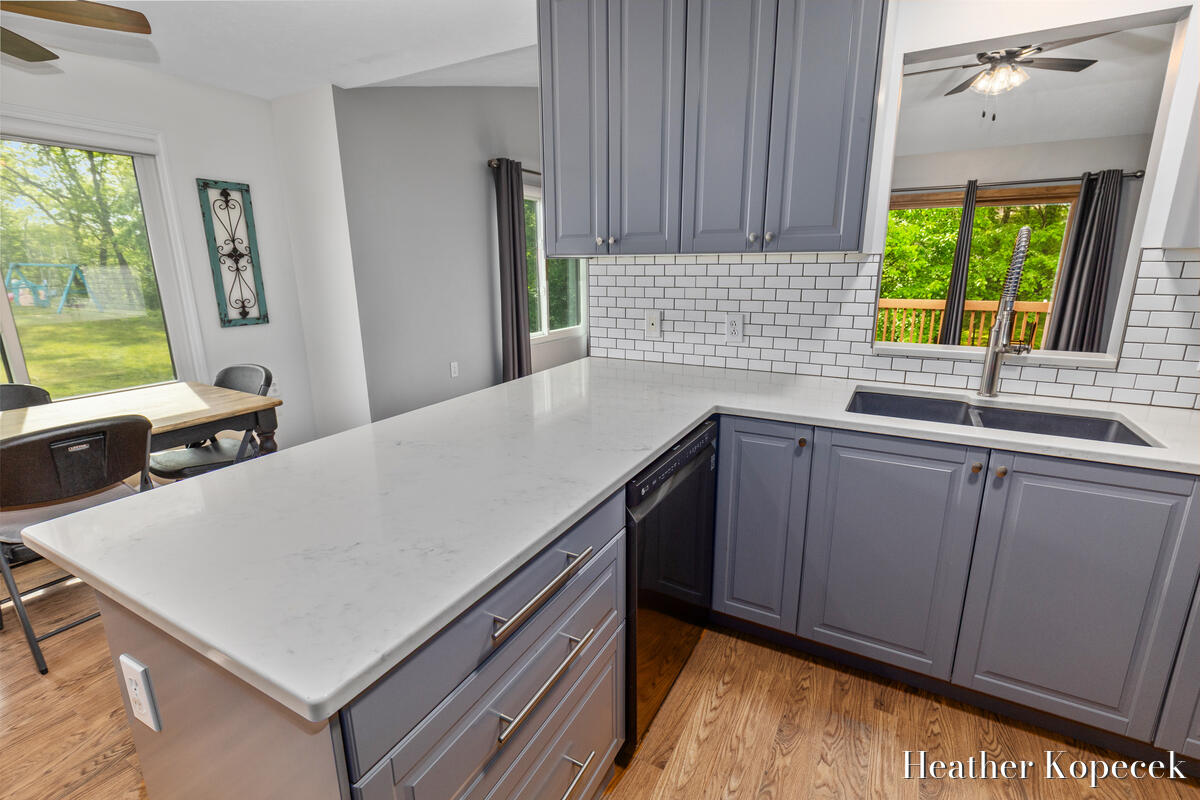 1663 Barnsley Court Southeast Lowell, MI 49331 - Photo 4 of 31 https___photoreal.io_wp-content_photorea
