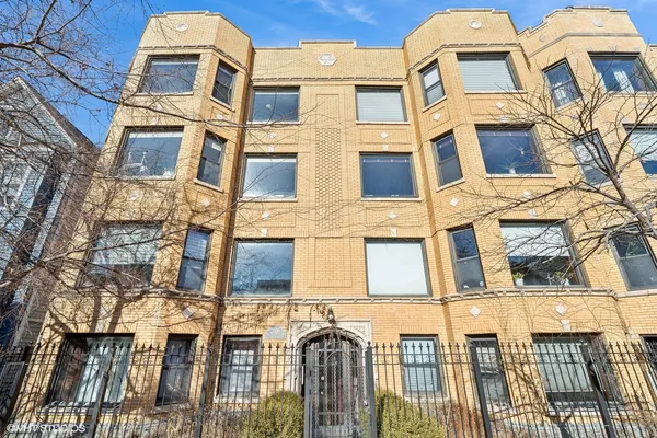 $3,800 | 3106 West Lyndale Street, Unit 3B, Chicago, IL 60647