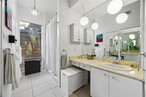$1,200,000 | 315 Tealwood Drive, Houston, TX 77024