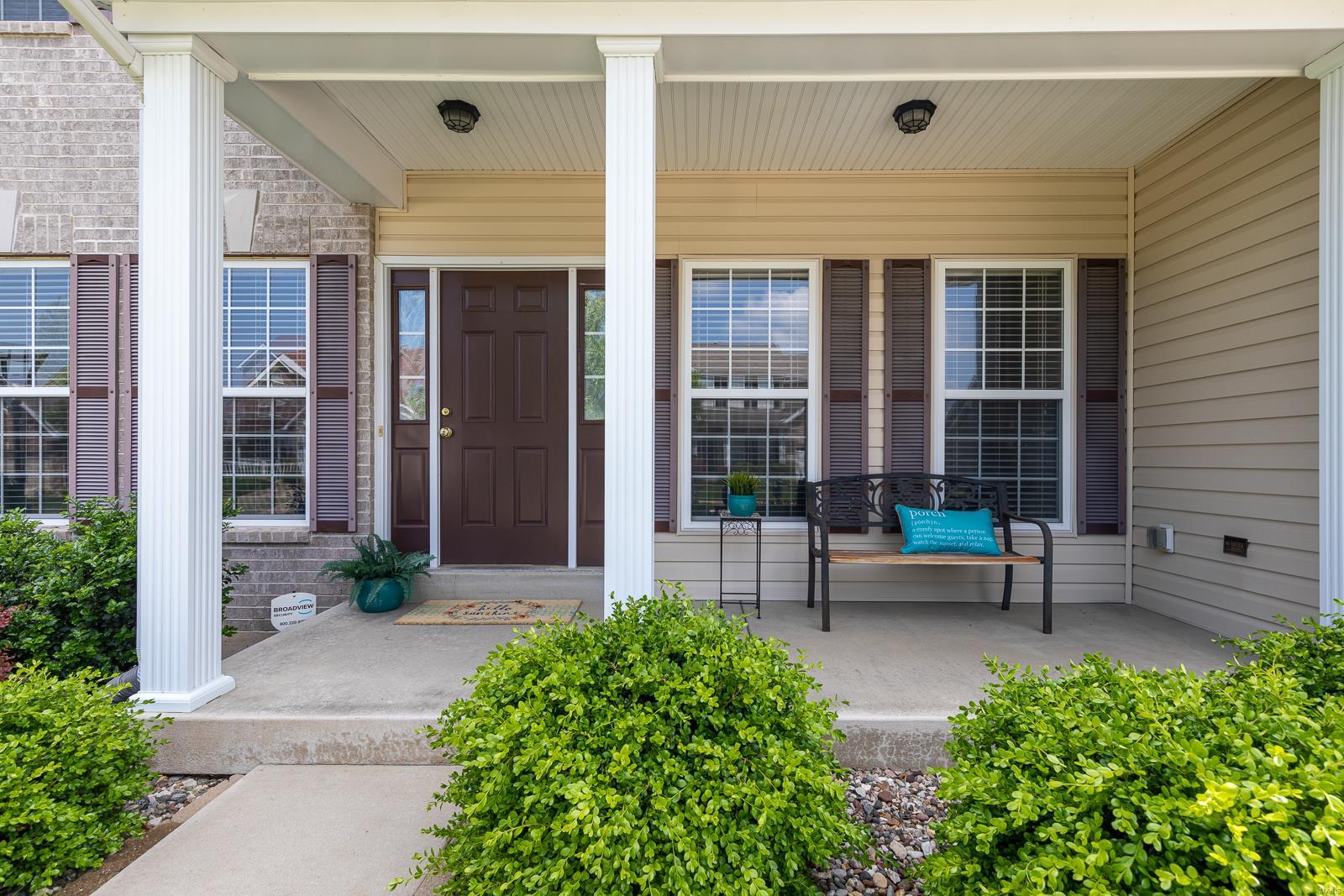 1092 Pierpoint Lane St. Charles, MO 63303 - Photo 2 of 36