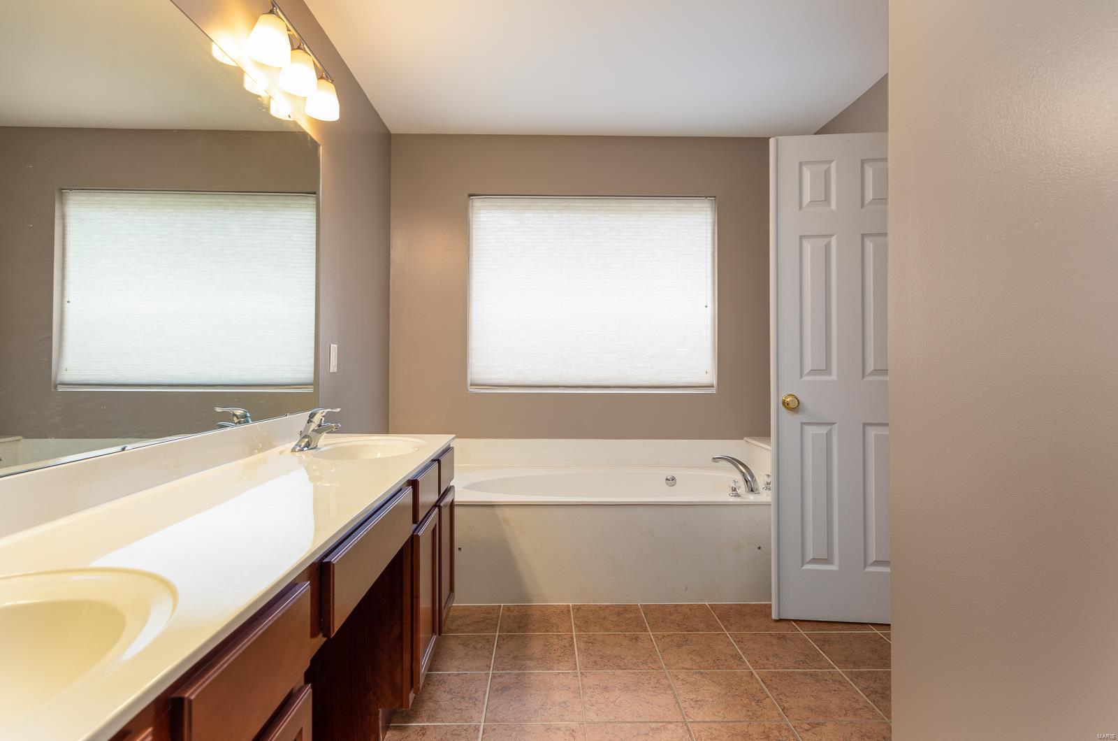 1092 Pierpoint Lane St. Charles, MO 63303 - Photo 26 of 36