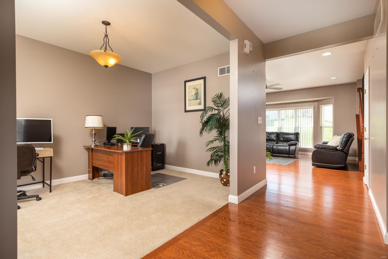 1092 Pierpoint Lane St. Charles, MO 63303 - Photo 4 of 36