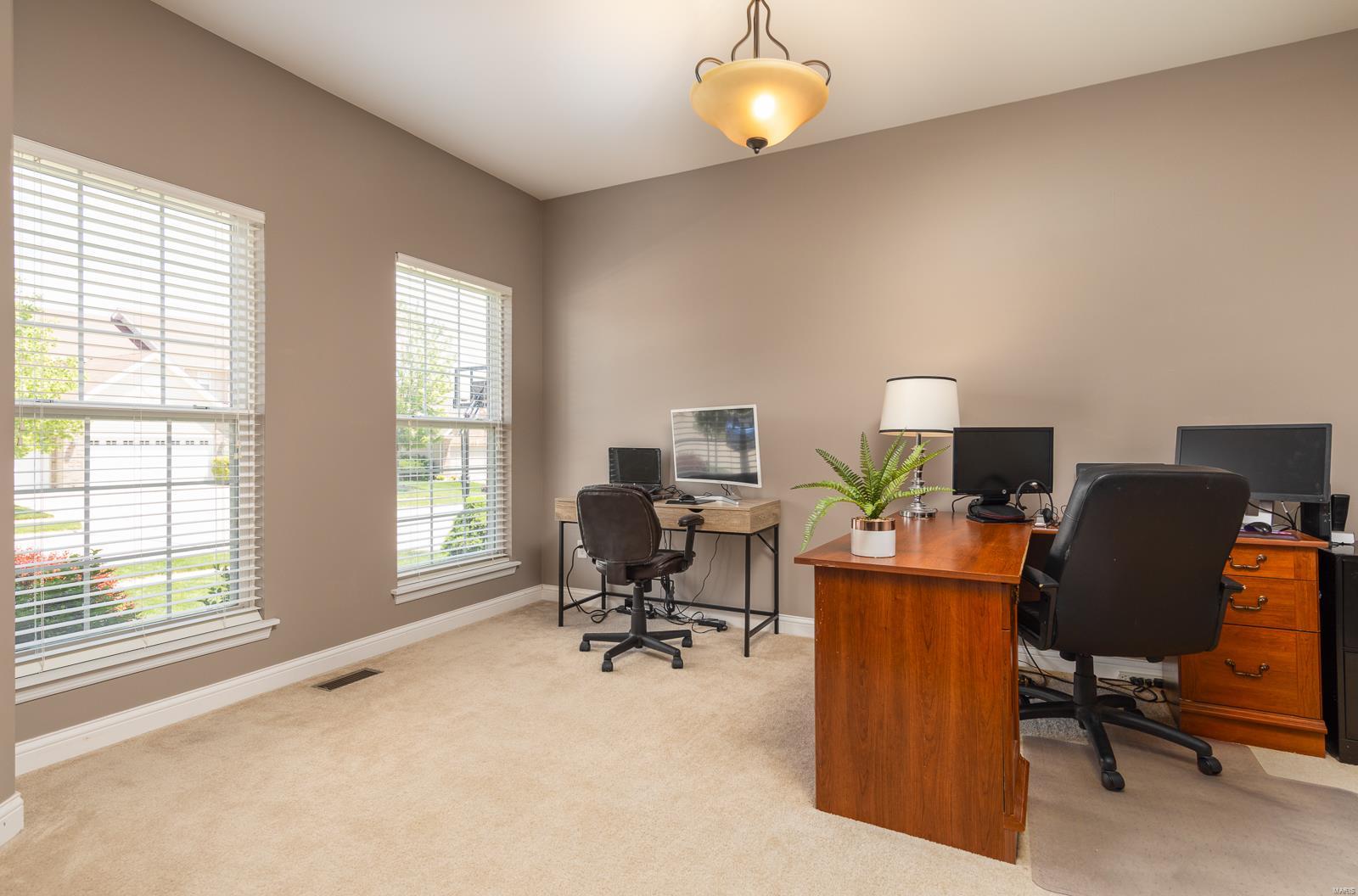 1092 Pierpoint Lane St. Charles, MO 63303 - Photo 5 of 36