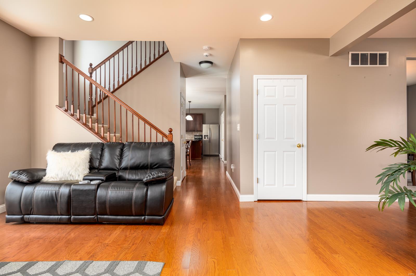 1092 Pierpoint Lane St. Charles, MO 63303 - Photo 10 of 36