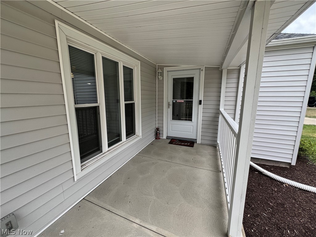 6821 Franke Road Middleburg Heights, OH 44130 - Photo 3 of 24 Front Porch