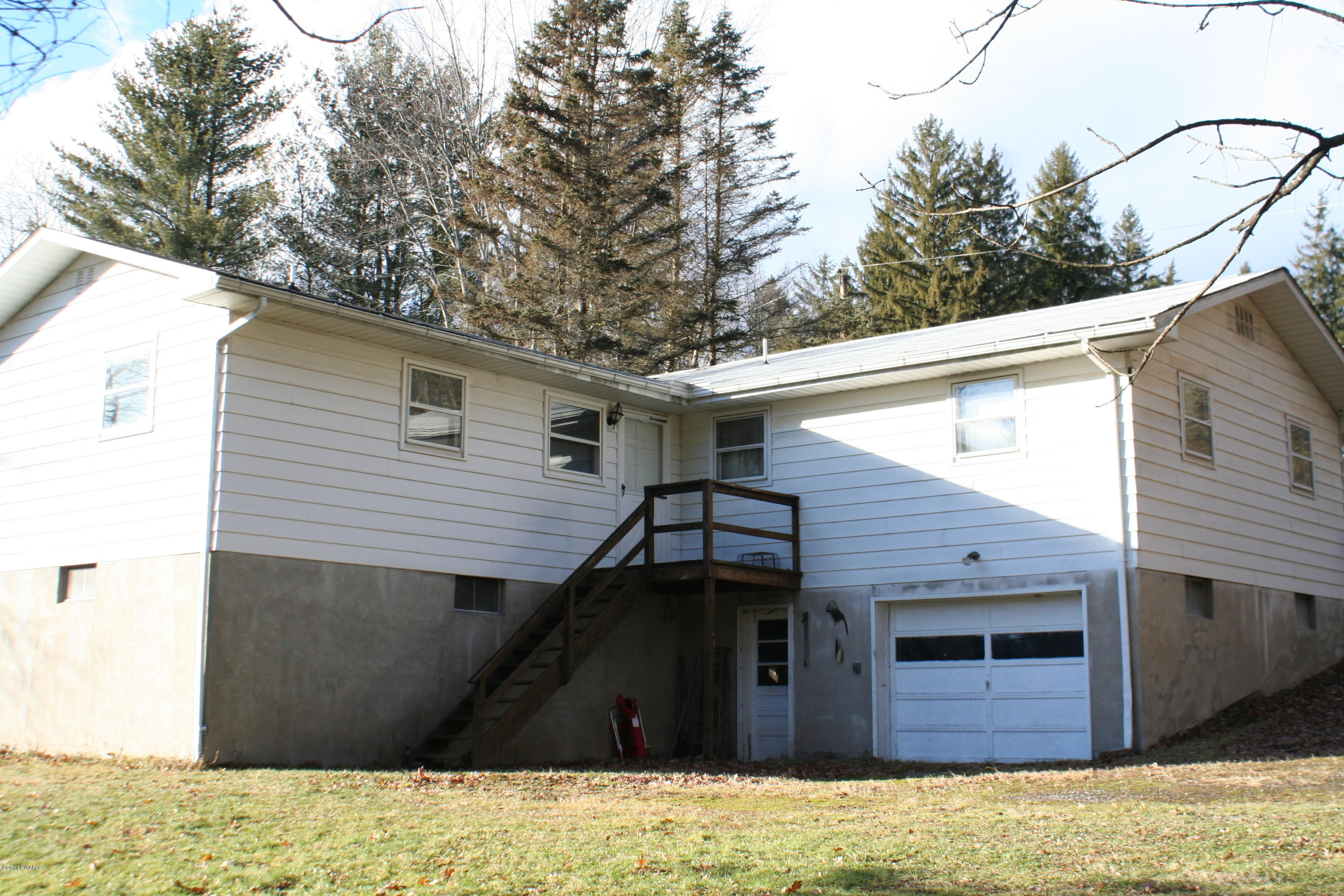 8 Pheasant Hill Road Hawley, PA 18428 - Photo 2 of 16