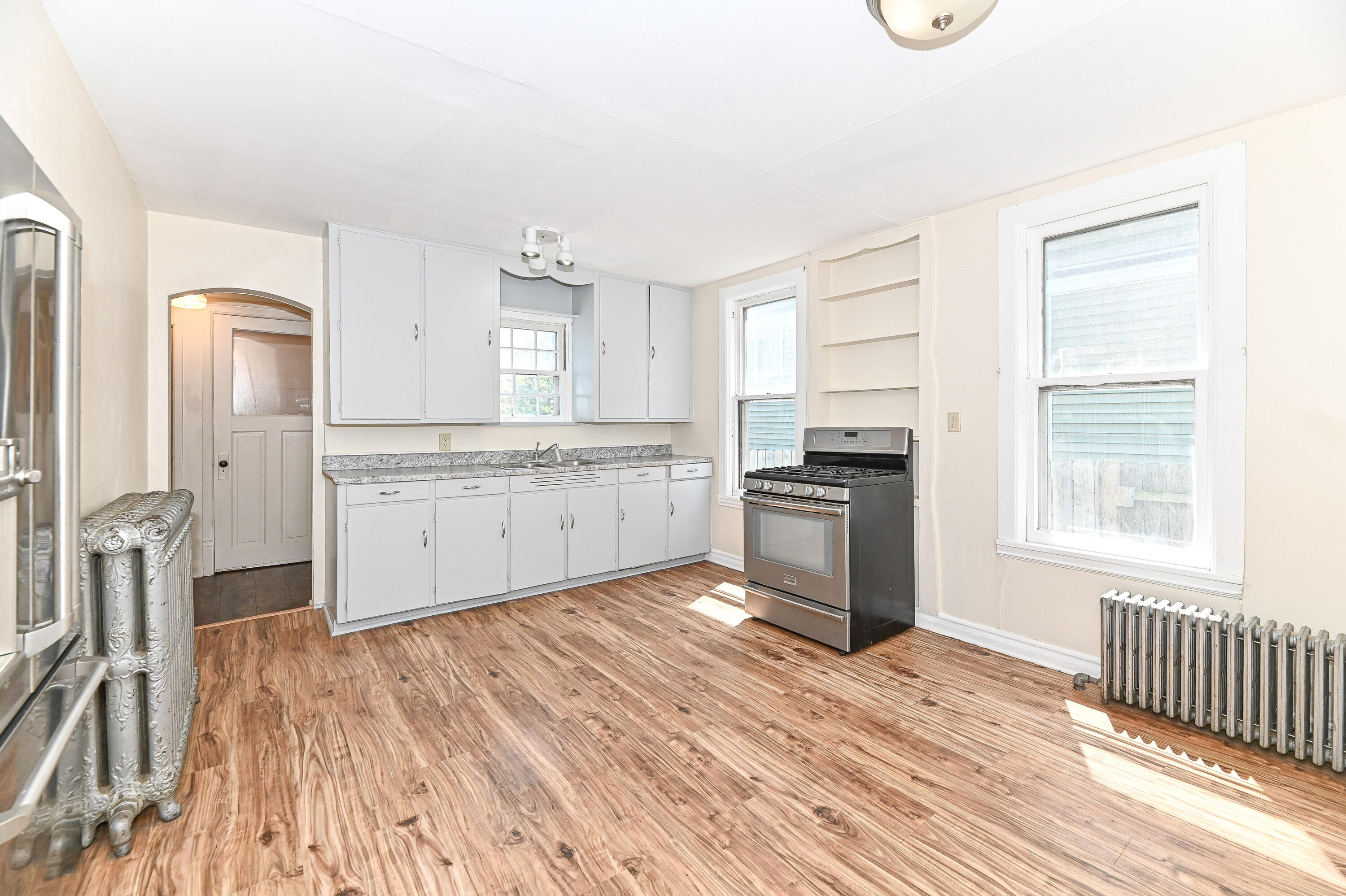 3270 South 92nd Street Milwaukee, WI 53227 - Photo 4 of 30 Kitchen