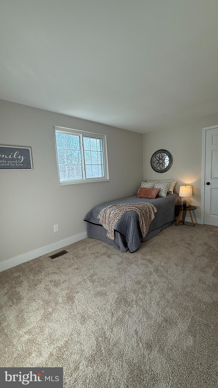 8375 Magic Leaf Road Springfield, VA 22153 - Photo 16 of 43 a living room with furniture