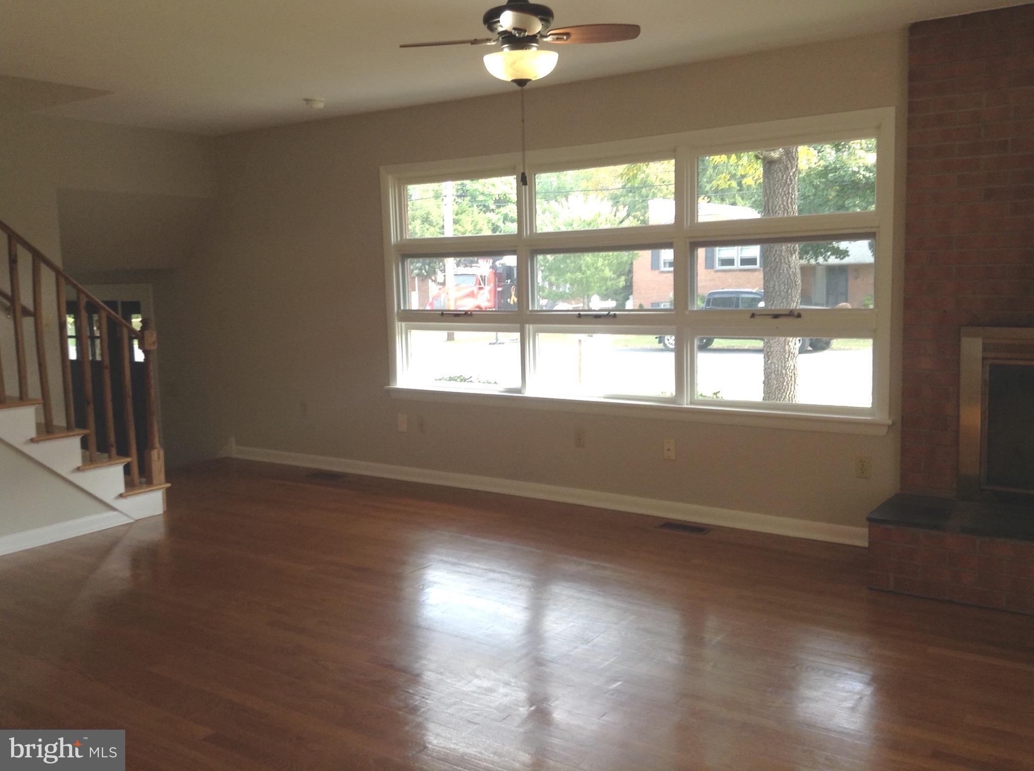 329 Jamestown Road Front Royal, VA 22630 - Photo 24 of 30 Living Room