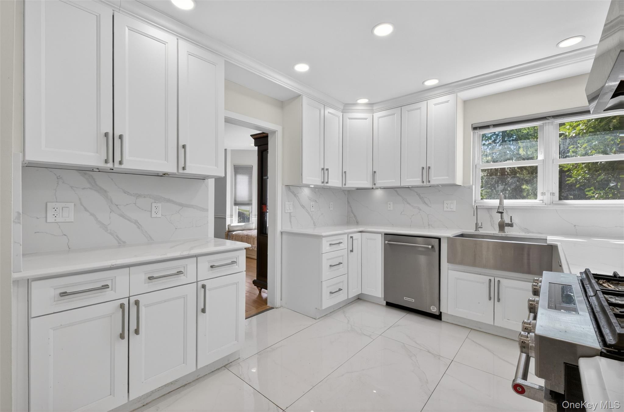 77 Merrivale Road Great Neck, NY 11020 - Photo 14 of 45