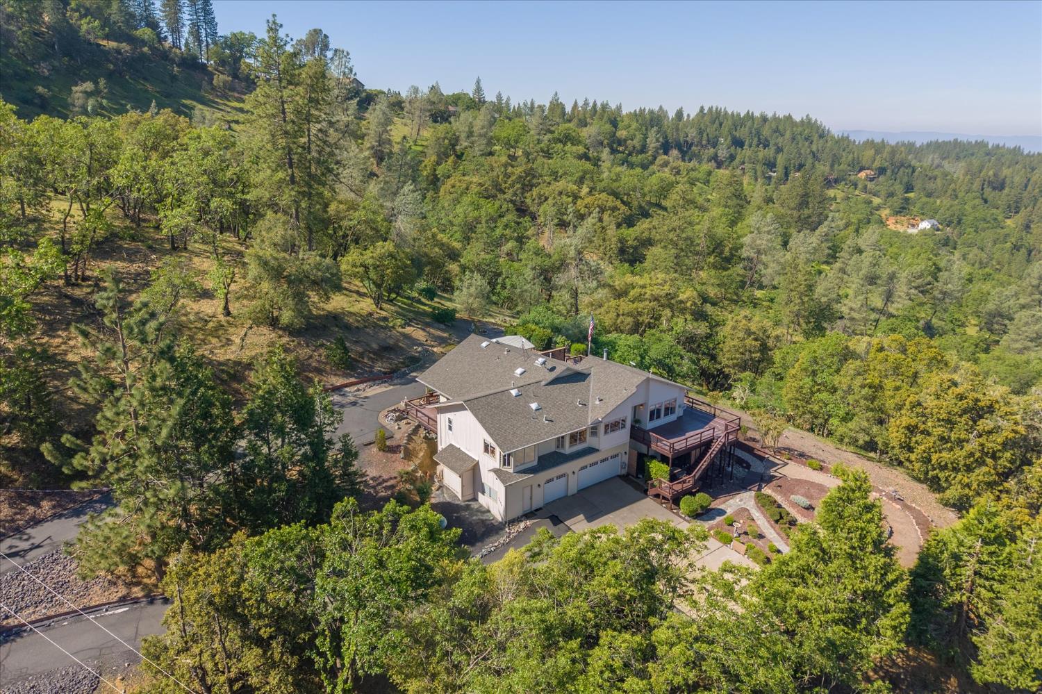 4480 Foster Court Murphys, CA 95247 - Photo 47 of 57 Experience total "end-of-the-road" privacy while staying just minutes from the boutique shops and tasting rooms of historic downtown Murphys.