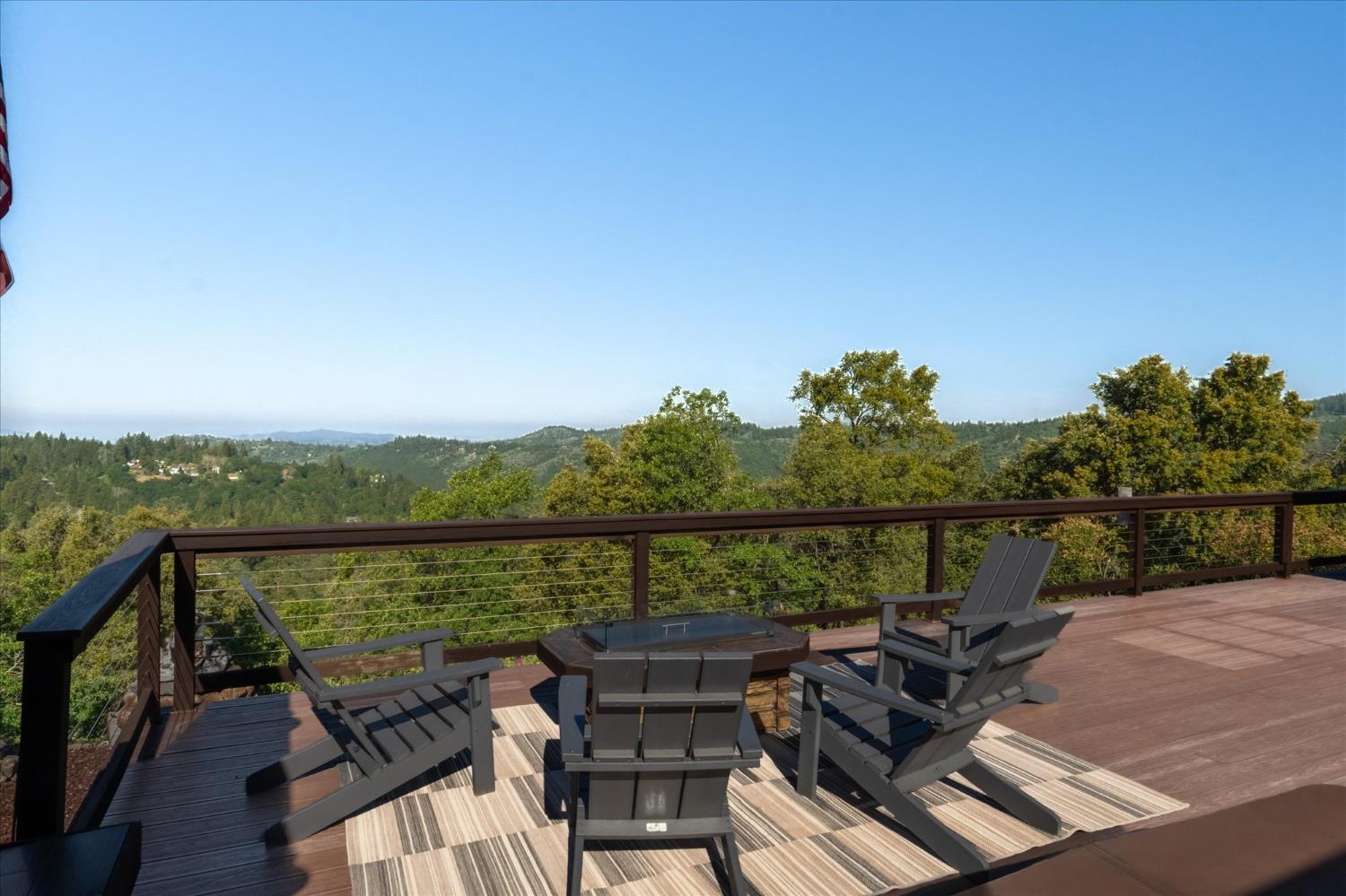 4480 Foster Court Murphys, CA 95247 - Photo 6 of 57 A conversation fire pit plumbed to a 575-gallon propane tank.