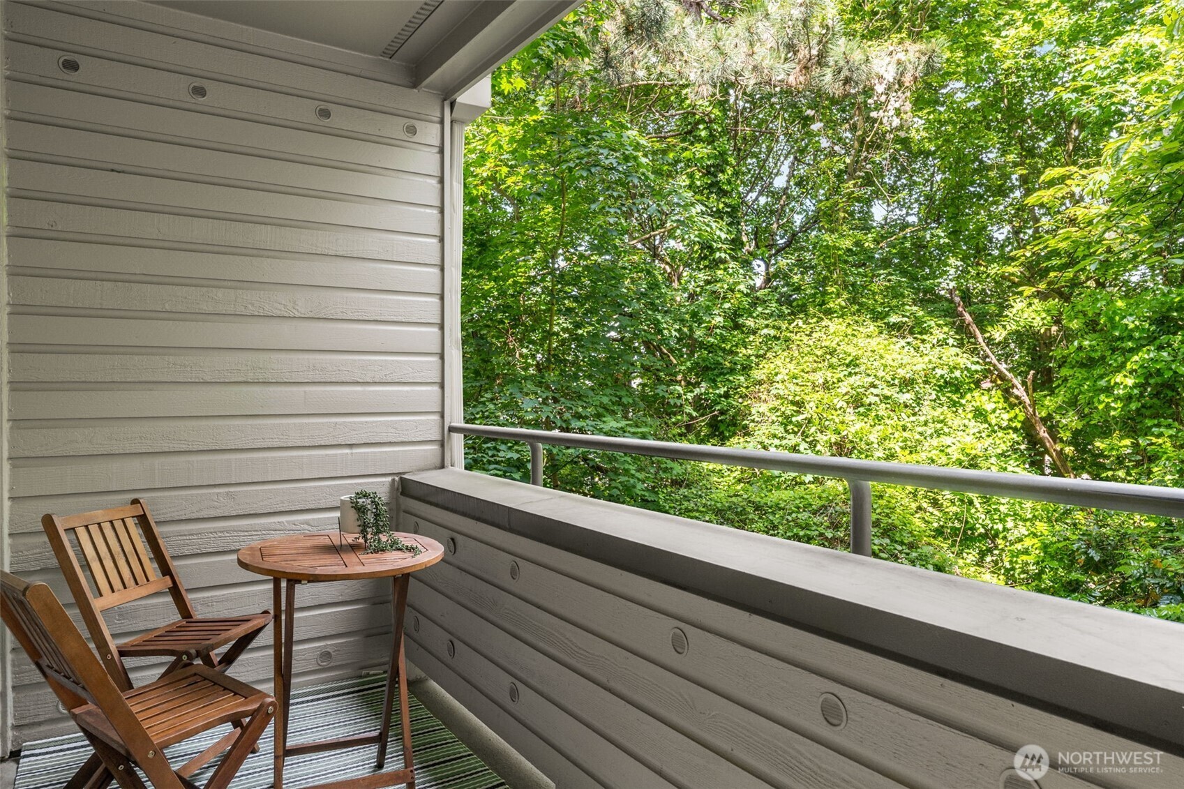 211 Summit Avenue East, Unit S218 Seattle, WA 98102 - Photo 19 of 19 a view of a outdoor seating area