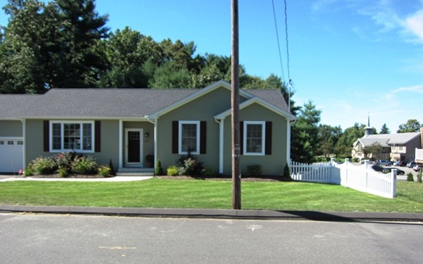 175 Braeburn Road East Longmeadow, MA 01028 - Photo 2 of 21 Gallery Image 2