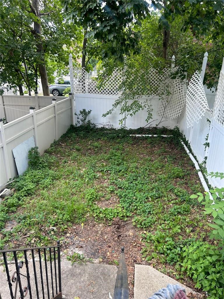 1476 Arnow Avenue Bronx, NY 10469 - Photo 4 of 11 backyard