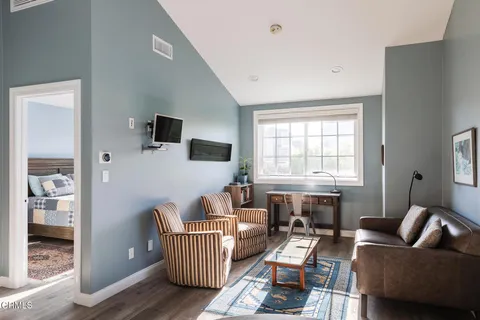 $3,250,000 | 10785 Weyburn Avenue, Los Angeles, CA 90024