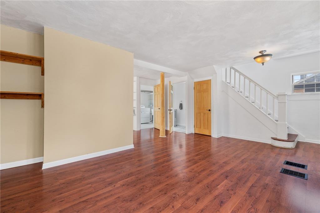 3307 Willett Road Pittsburgh, PA 15227 - Photo 6 of 29 Gallery Image 6