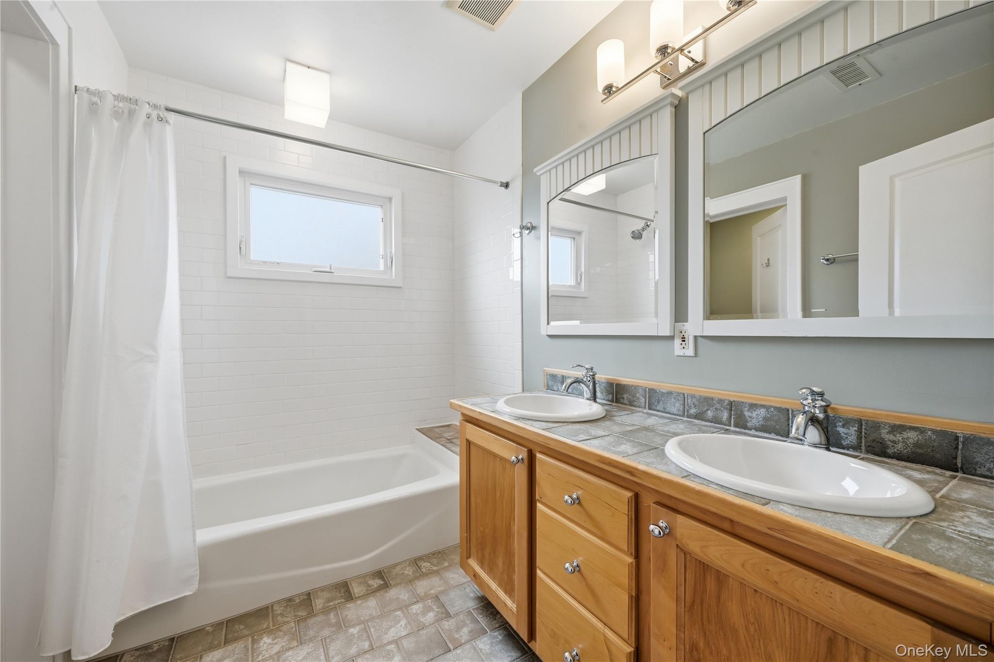 2544 Riverside Avenue Seaford, NY 11783 - Photo 31 of 50
