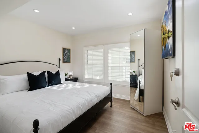 $13,950 | 22711 Margarita Drive, Woodland Hills, CA 91364