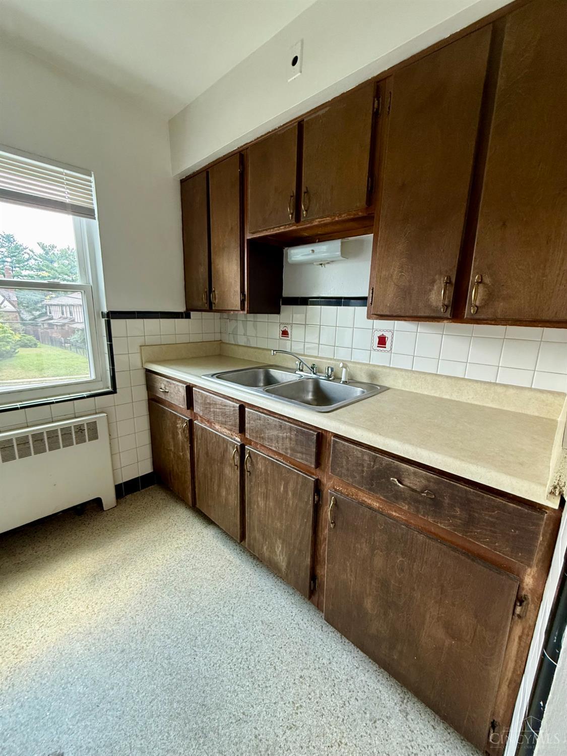 3188 Werk Road, Unit 4 Cincinnati, OH 45211 - Photo 6 of 12