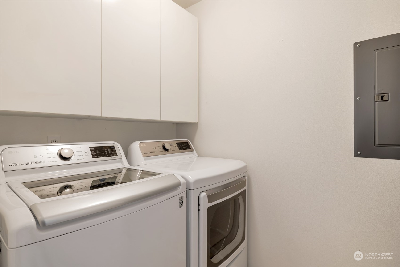 108 South 49th Street, Unit B Renton, WA 98055 - Photo 19 of 24 a utility room with dryer and washer