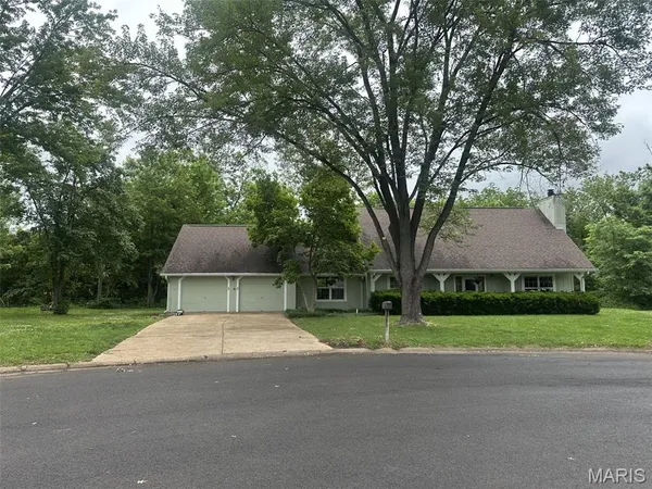 $320,000 | 436 Shenandoah Drive, Farmington, MO 63640