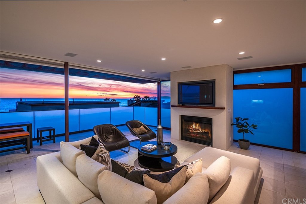 Family room and ocean view patio