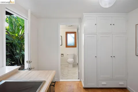 $1,398,000 | 7008 Thornhill Drive, Oakland, CA 94611