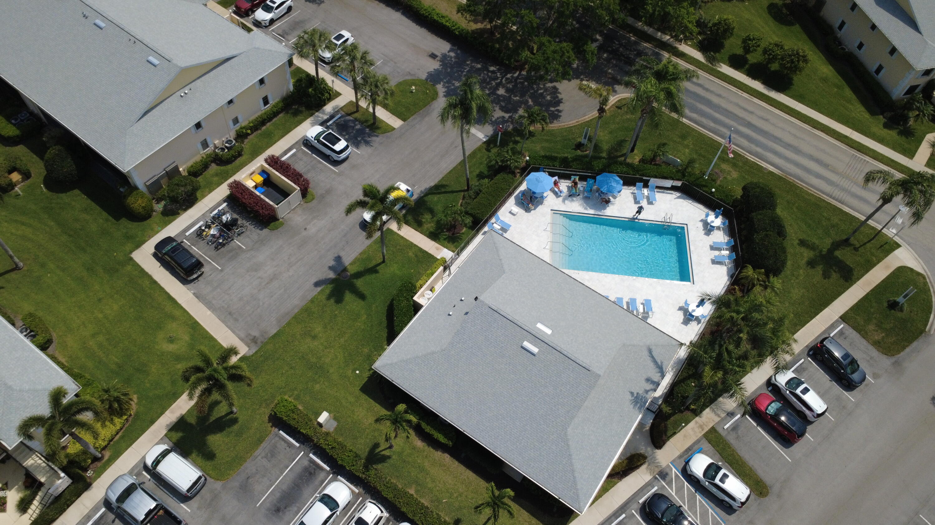 1111 Keystone Drive, Unit B Jupiter, FL 33458 - Photo 37 of 42 NEW UPDATED POOL!