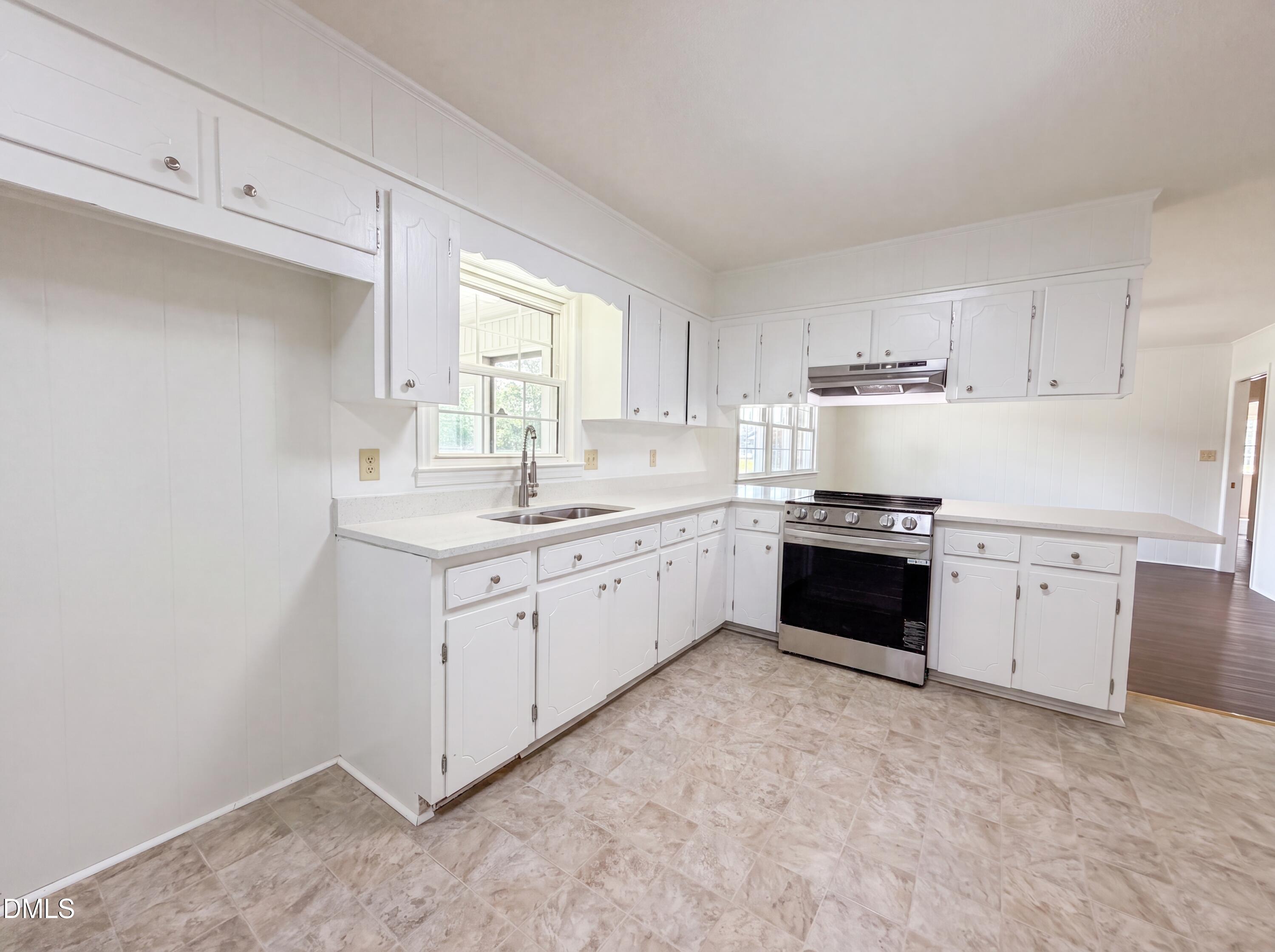 800 Lucas Street Erwin, NC 28339 - Photo 6 of 21 photo_09